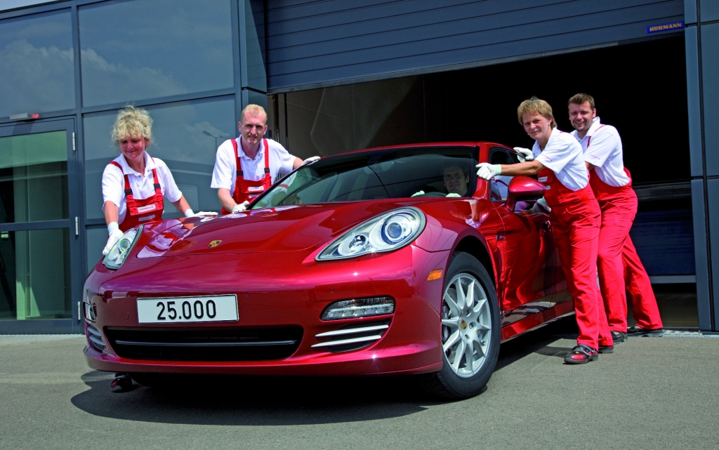 25 000. Panamera im Porsche-Werk Leipzig gebaut.