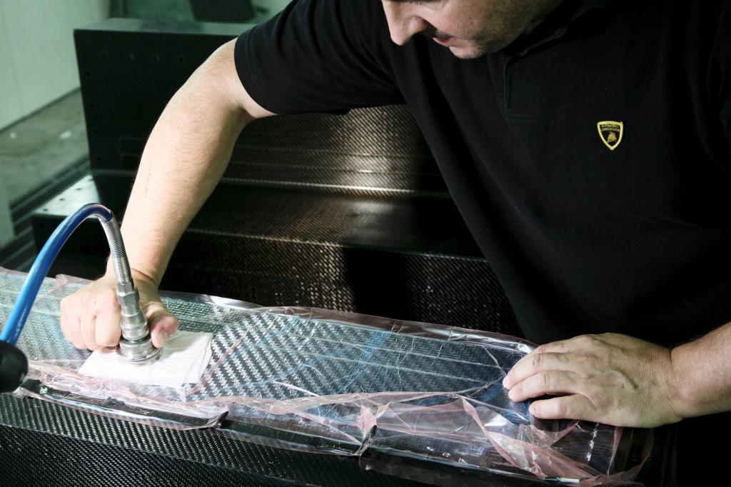 Advanced Composites Research Center (ACRC) von Lamborghini.
