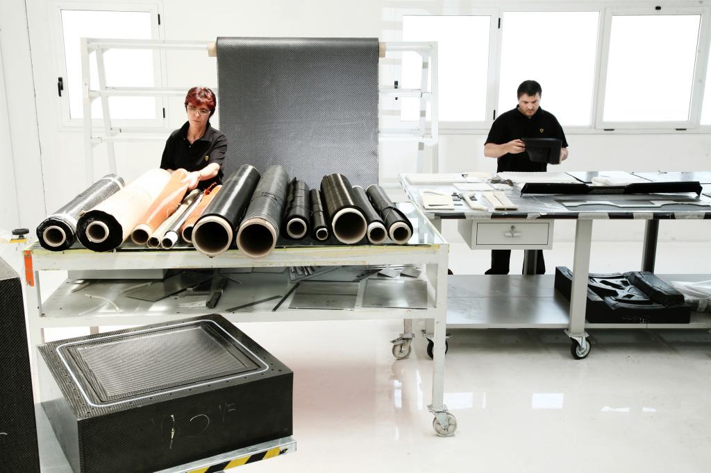 Advanced Composites Research Center (ACRC) von Lamborghini.
