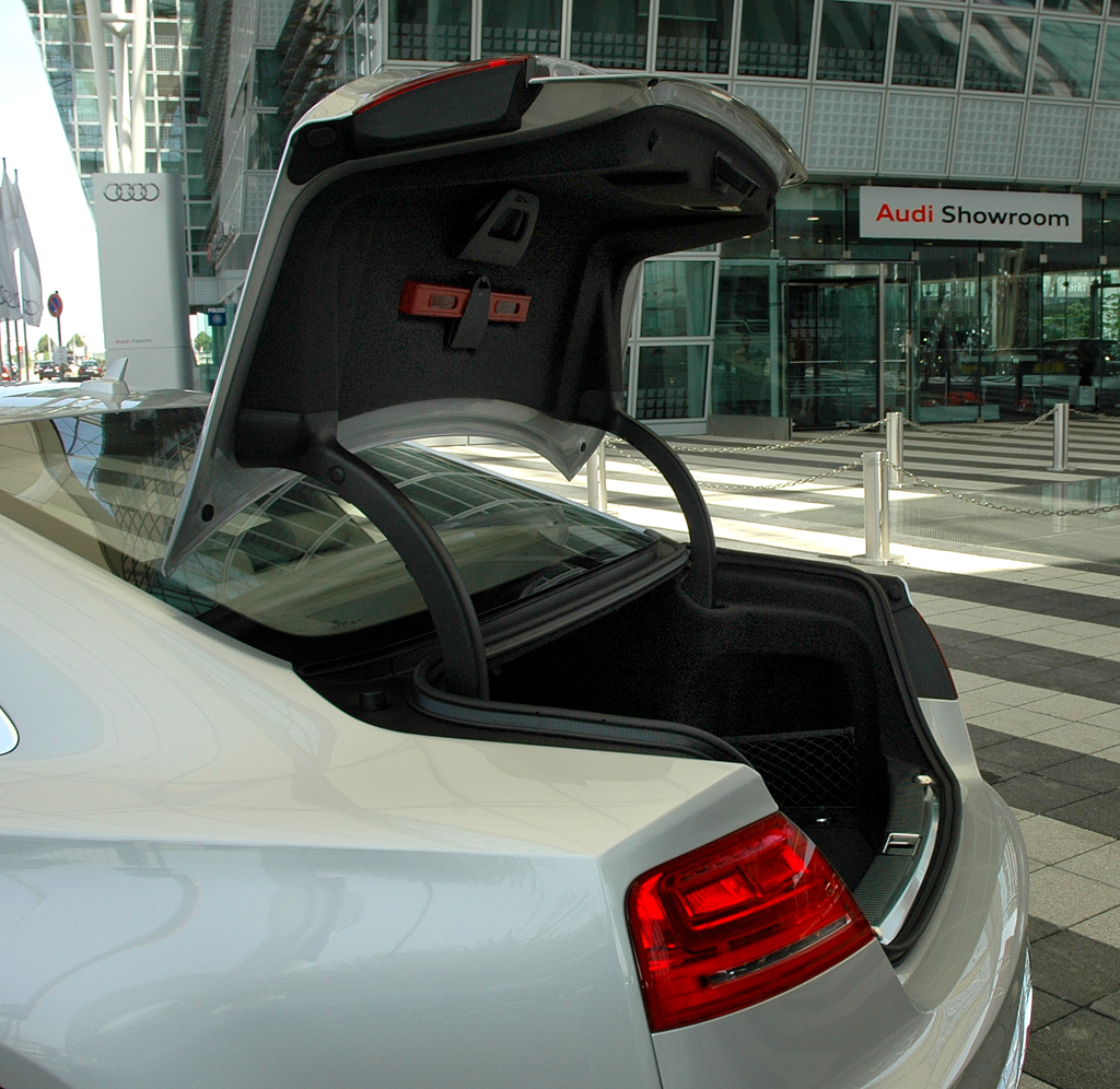 Audi A8 lang: Der Kofferraum fasst stattliche 510 Liter. 