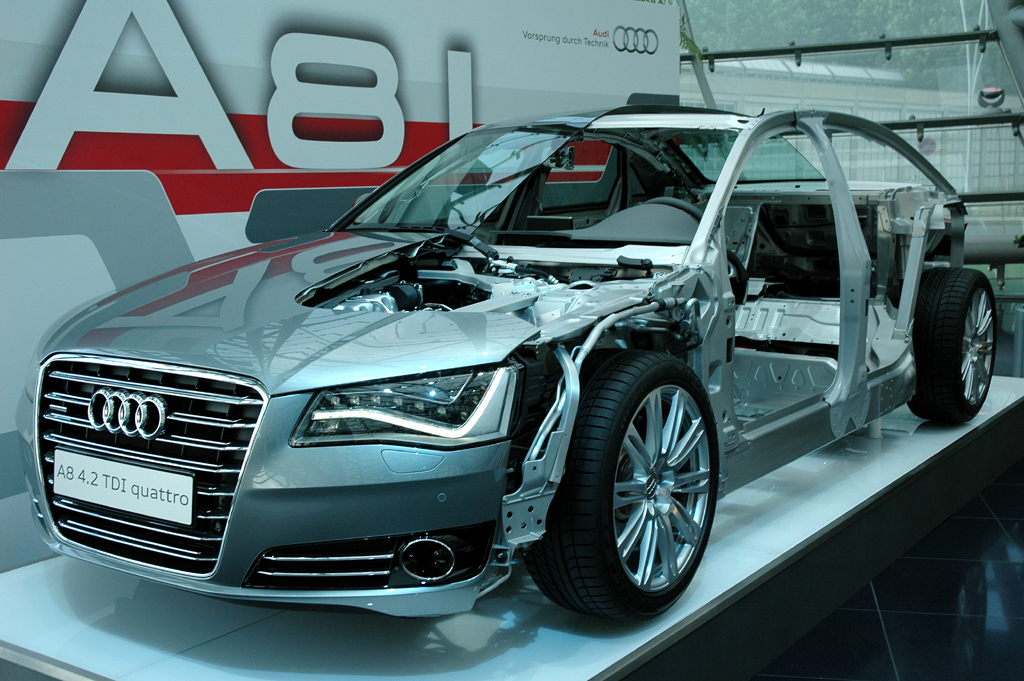 Audi A8 lang: Schnittmodell bei der Präsentation. 