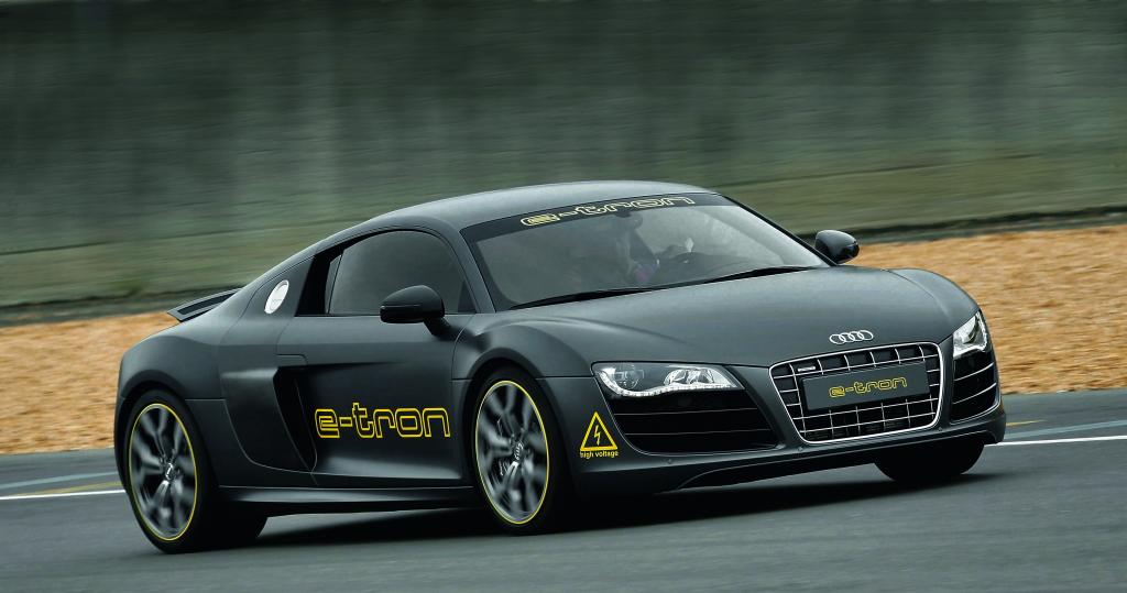 Audi R8 e-tron startet bei der Silvretta E-Auto Rallye