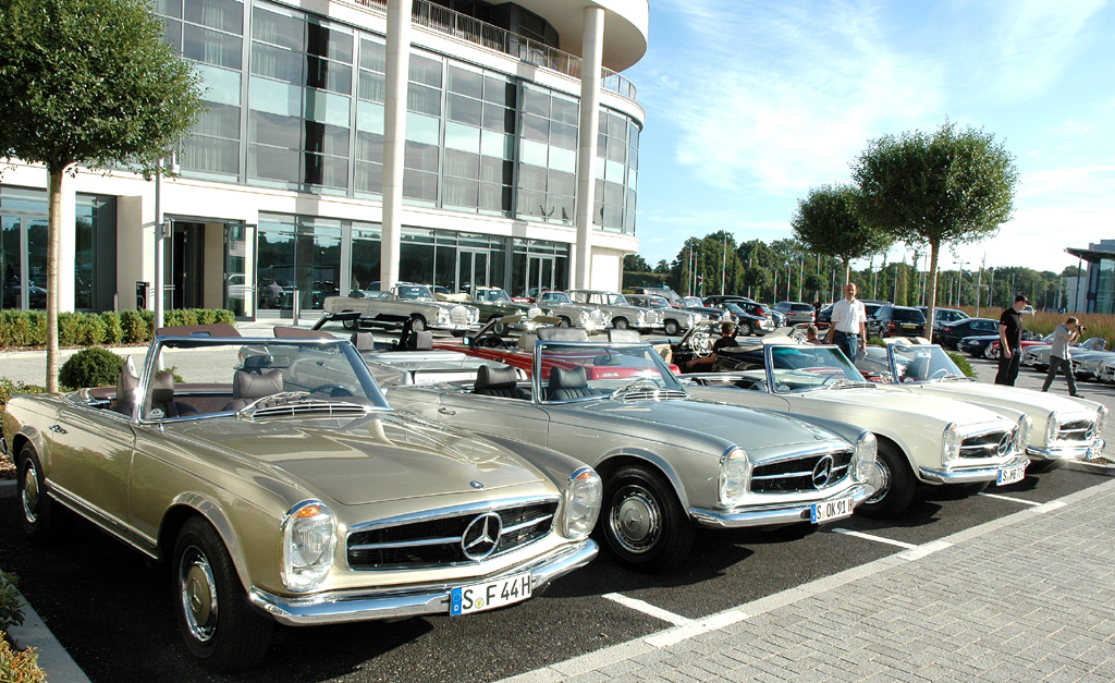 Brooklands: Auch sie gehören als 230SL, 250SL und 280SL zu den Mercedes-Klassikern. 