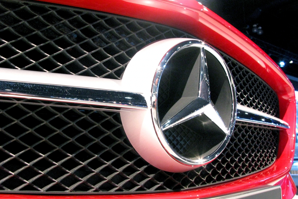 Daimler gibt Mitarbeitern fußballfrei