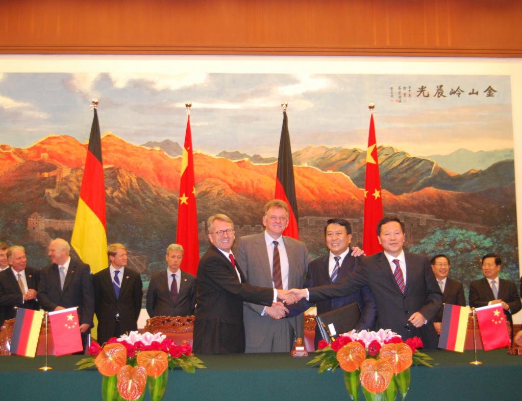 Daimler und Foton unterzeichnen Joint Venture-Vertrag