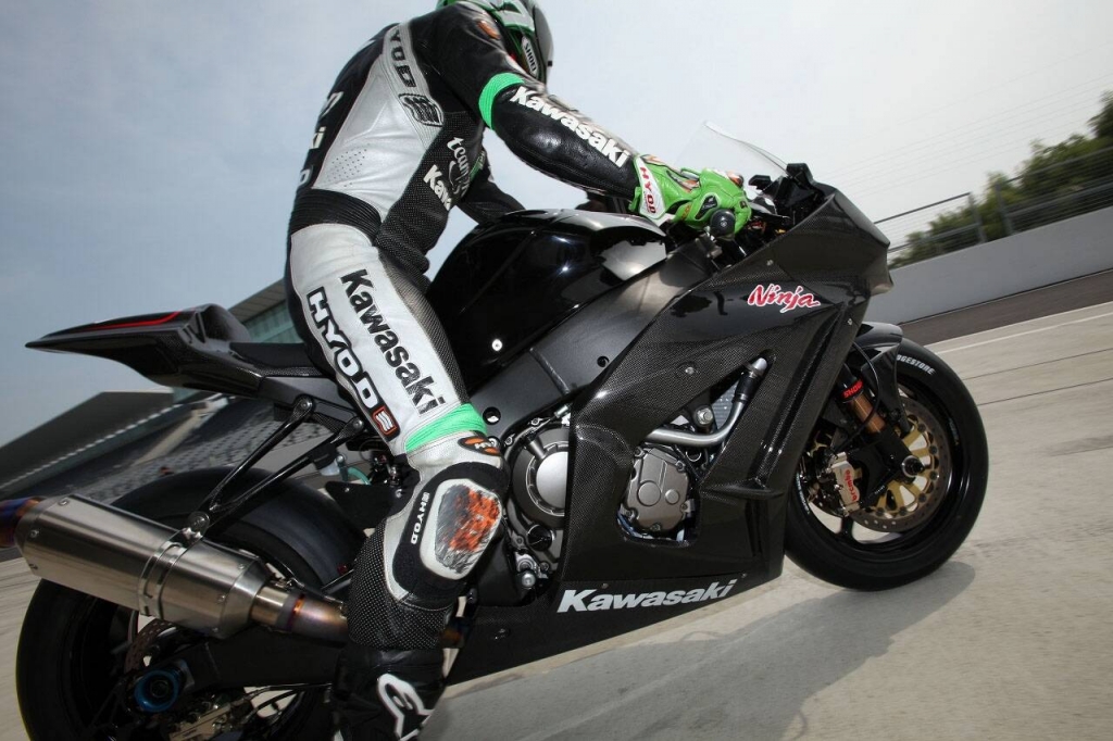 Die neue Ninja auf Suzukas Teststrecke.
