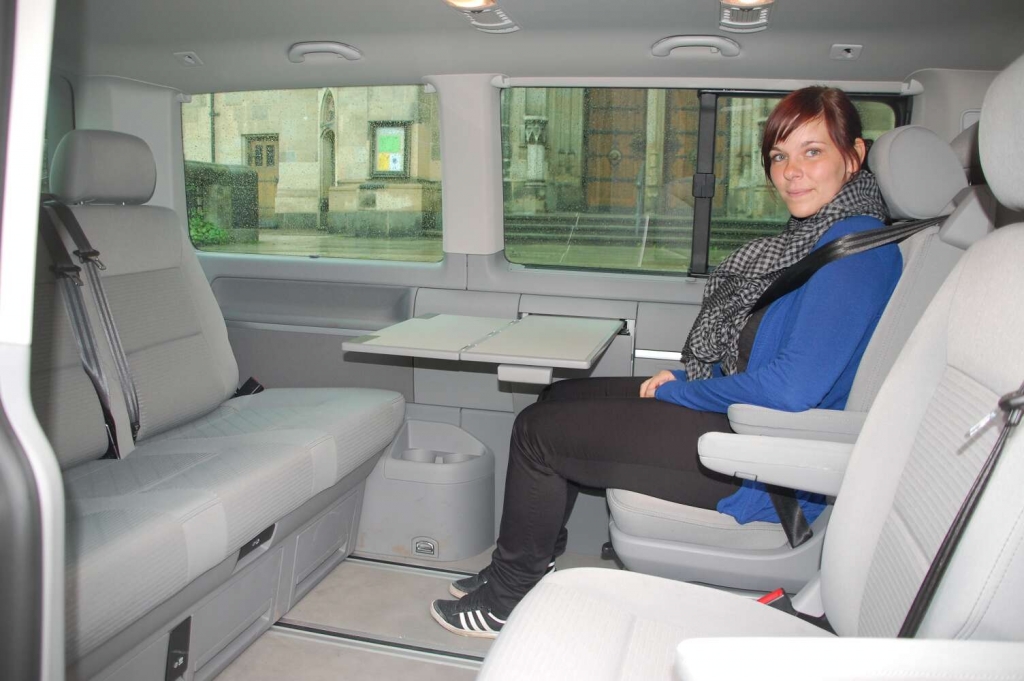 Duell der Großraumvans: VW Multivan Comfortline 2.0 TDI vs. Opel Vivaro Life Cosmo 2.5 CDTI