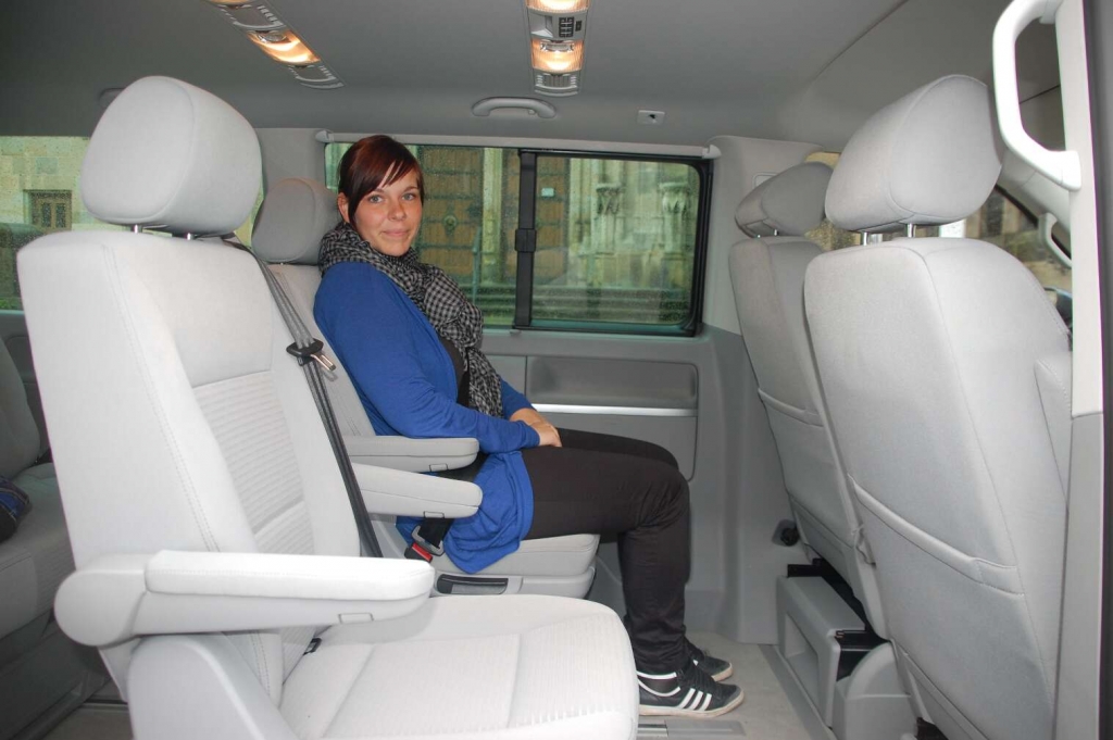 Duell der Großraumvans: VW Multivan Comfortline 2.0 TDI vs. Opel Vivaro Life Cosmo 2.5 CDTI