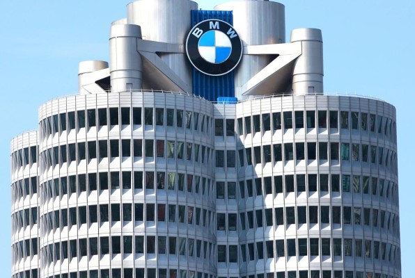 Durchhaltevermögen der BMWler mit klingender Münze gewürdigt