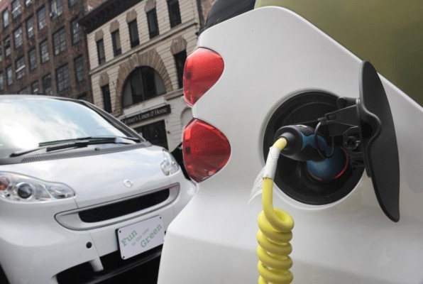 E-Auto: Schlägt deutsche Gründlichkeit internationale Schnelligkeit?