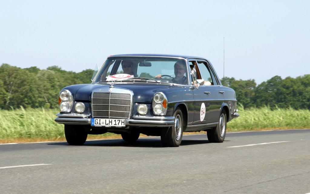 Eine Zeitreise im Mercedes-Benz 300 SEL 3.5 