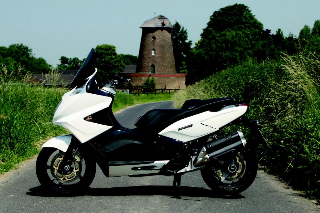 Fahrbericht Gilera GP 800: Die Krönung des Rollerbaus 