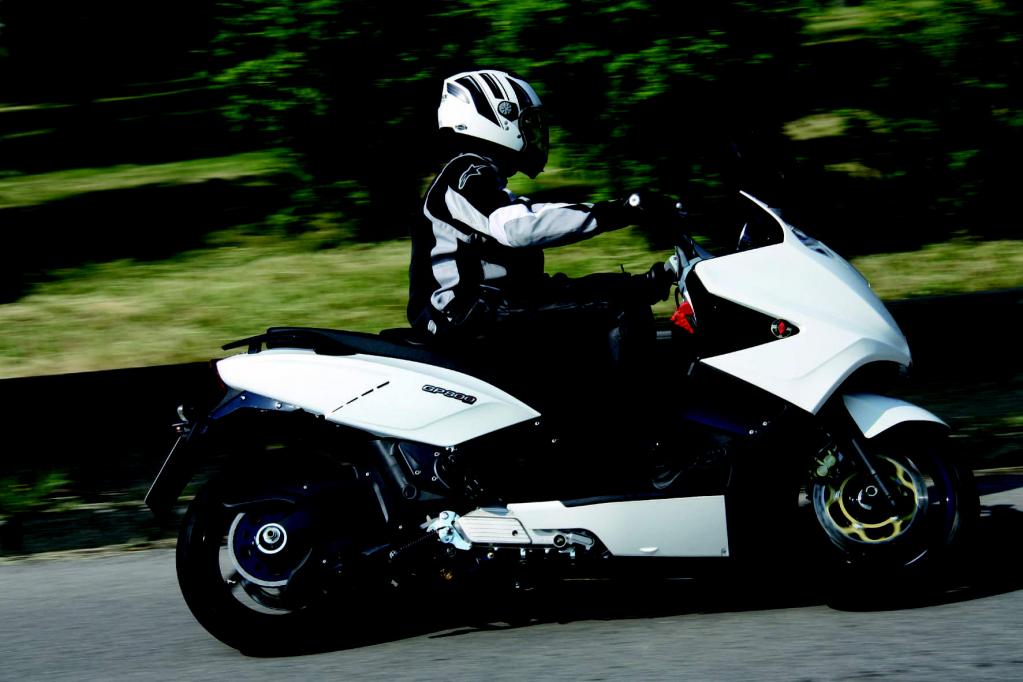 Fahrbericht Gilera GP 800: Die Krönung des Rollerbaus 