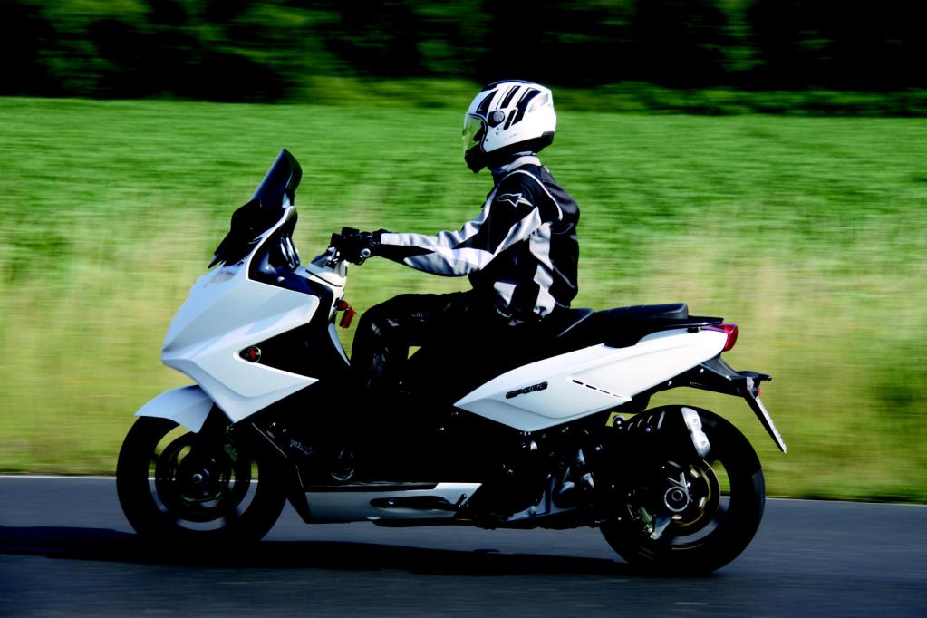 Fahrbericht Gilera GP 800: Die Krönung des Rollerbaus 