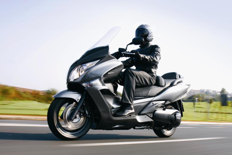 Fahrer auf Honda-Motorroller