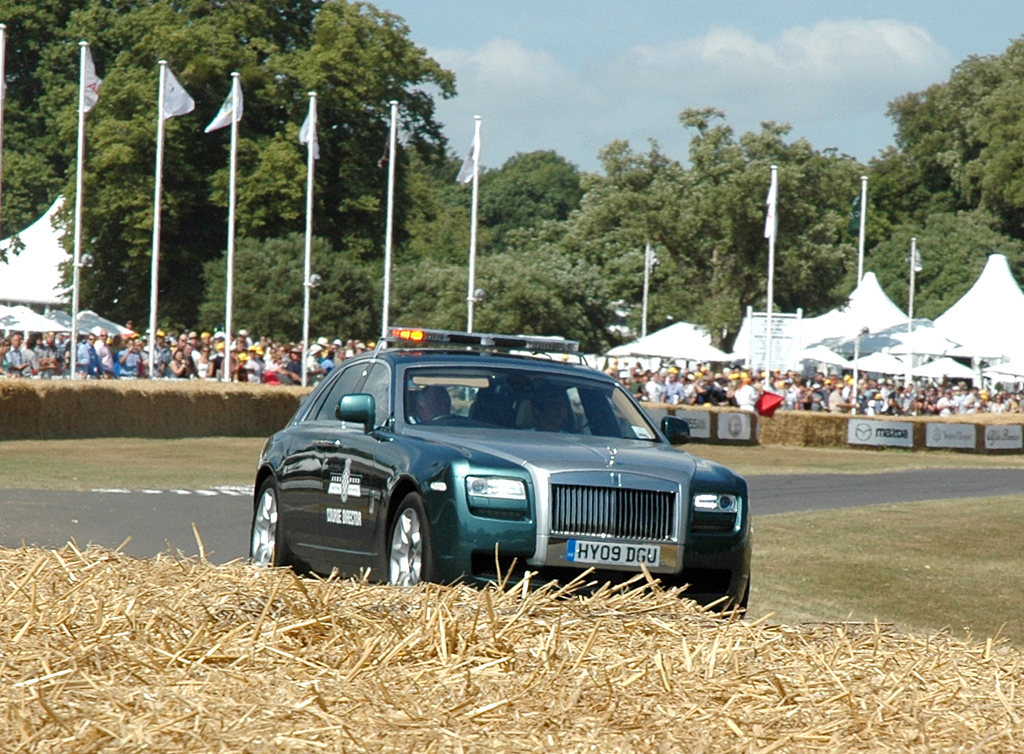 Festival of Speed: Der Strecken-Chef ist standesgemäß im Rolls Royce unterwegs. 