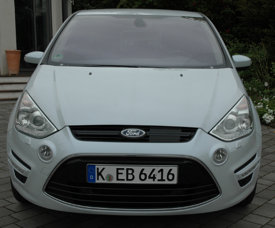 Ford S-Max Ecoboost: Blick auf die Frontpartie.