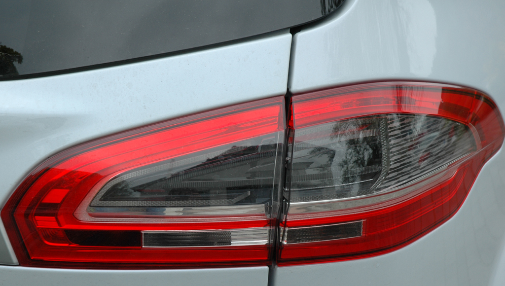 Ford S-Max Ecoboost: Moderne Leuchteinheit hinten.