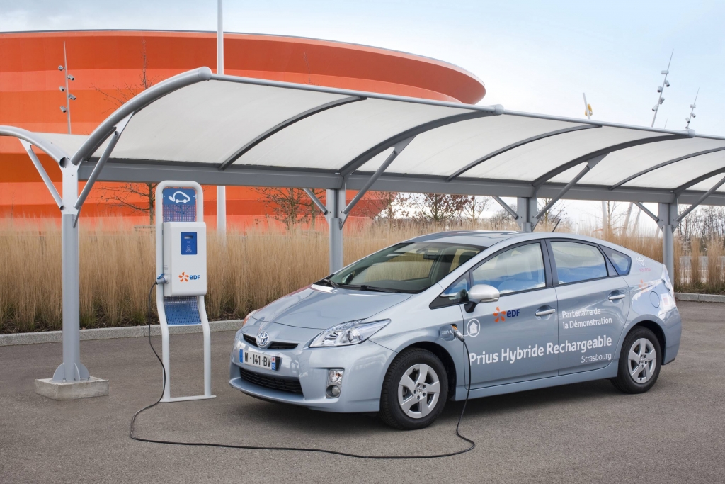 Größere Reichweite für Toyota Prius Plug-In
