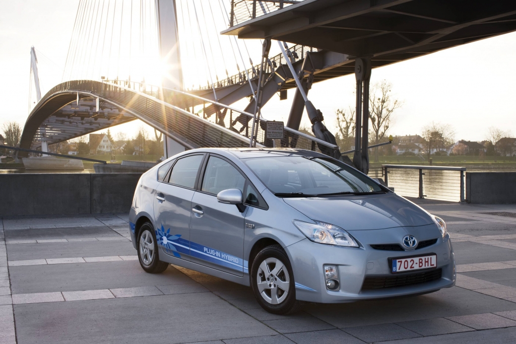 Größere Reichweite für Toyota Prius Plug-In