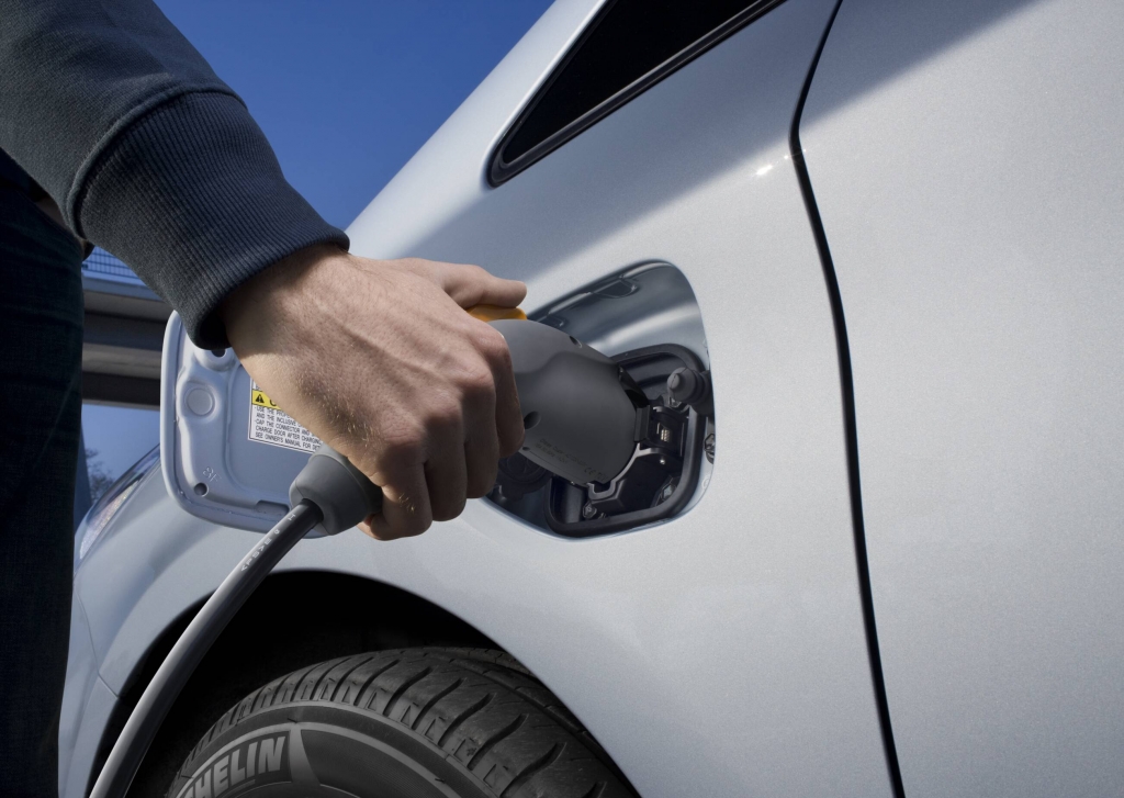 Größere Reichweite für Toyota Prius Plug-In
