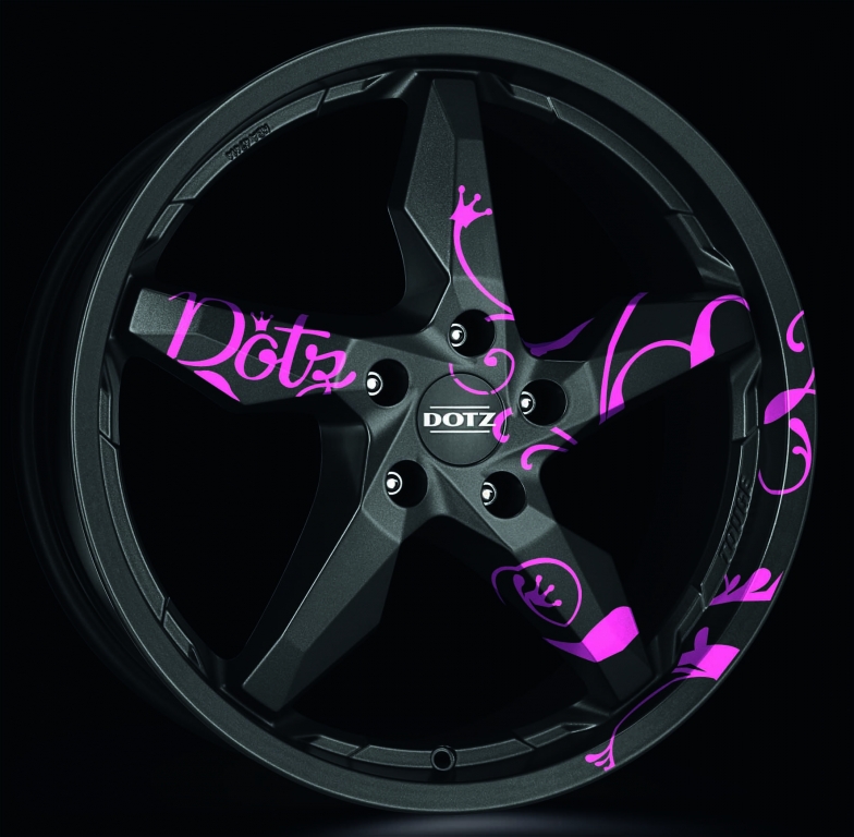 Hot Summer bei Dotz – mit Bikini und girly Felgen