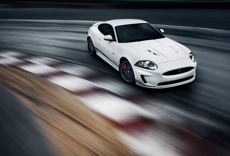 Jaguar XKR MY11 mit Speed und Black Pack.