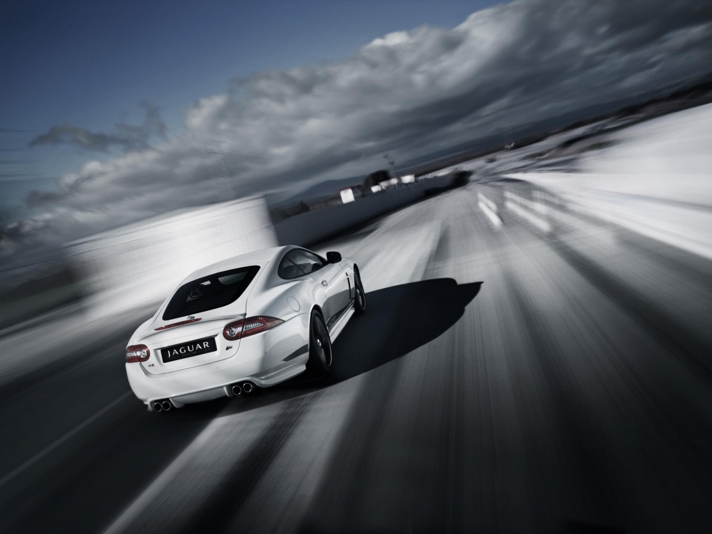 Jaguar bringt Extras für XKR