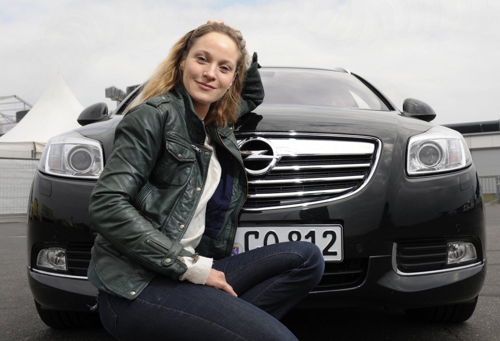 Jeanette Hain und ihr Insignia, © GM Corp