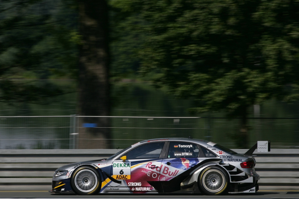 Martin Tomczyk, schnellster Audi-Pilot auf dem Ring, geht aus der zweiten Reihe ins Rennen.