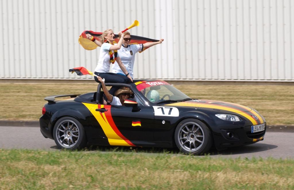 Mazda rüstet MX-5 zum WM-Mobil um