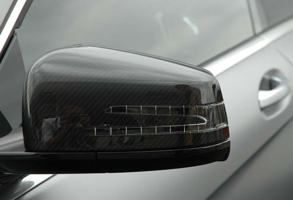 Mercedes CL 63 AMG: Blick auf den Außenspiegel auf der Fahrerseite.