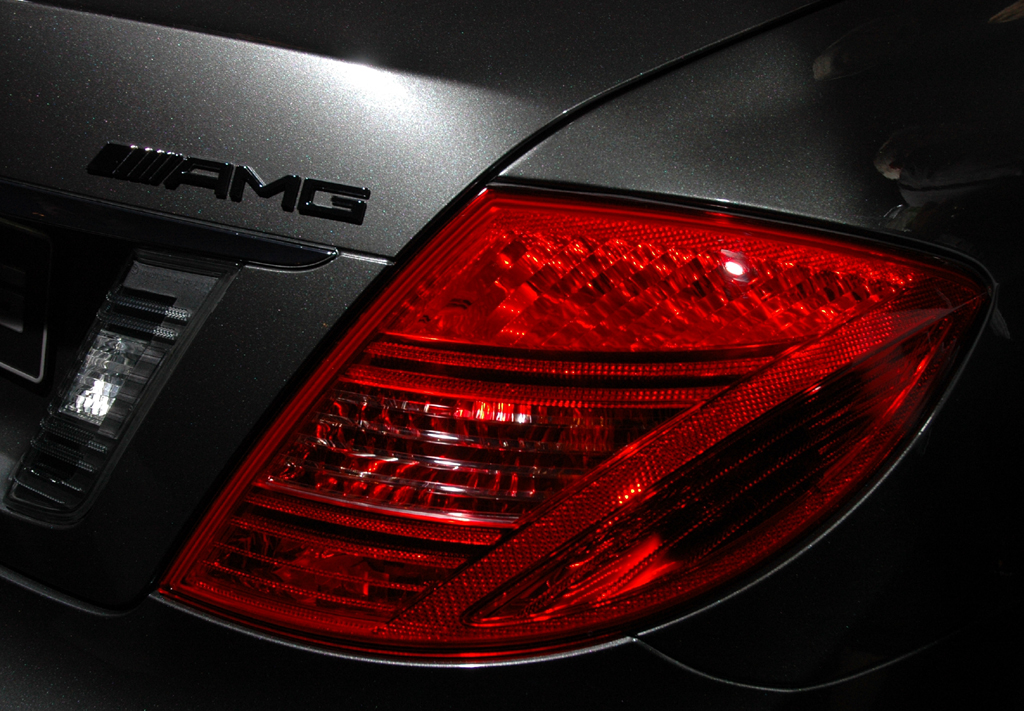 Mercedes CL 63 AMG: Heckansicht mit Markenschriftzug.