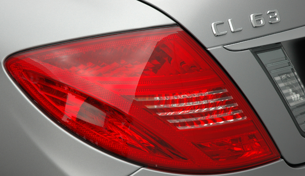 Mercedes CL 63 AMG: Leuchteinheit hinten mit Modellschriftzug.