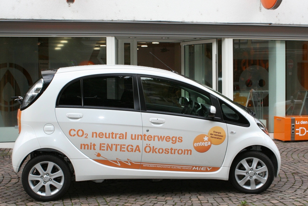 Mitsubishis Stromer geht auf Probefahrt.