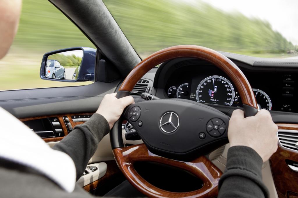 Neue Fahrer-Assistenzsysteme von Mercedes-Benz.