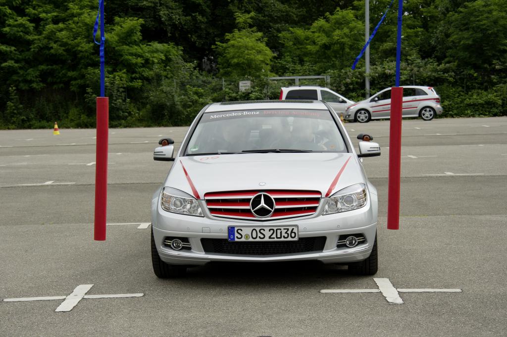 Neues Verkehrserziehungsprogramm: Mercedes-Benz Driving Academy.