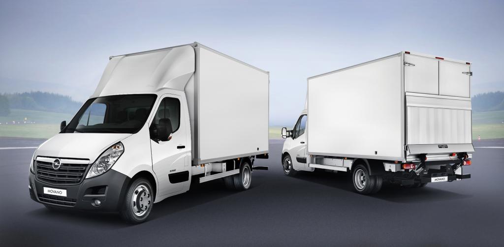 Opel Movano mit Kofferaufbau.