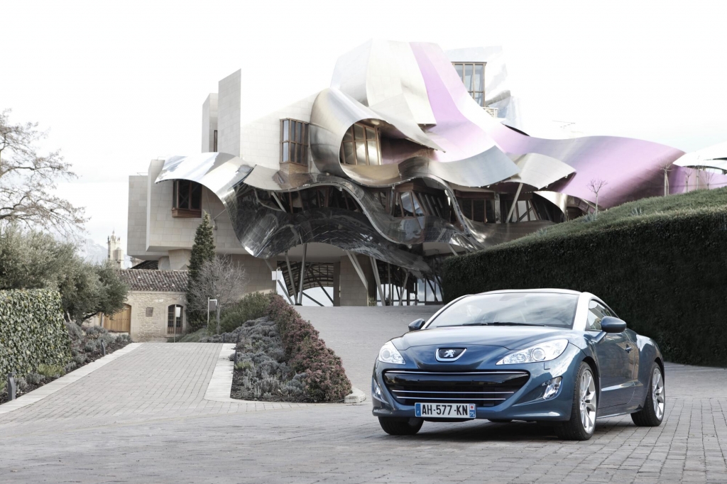 Peugeot RCZ serienmäßig mit Connect Box
