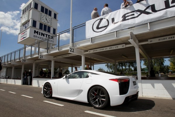 Pressepräsentation Lexus LFA: Der Lexus-Renner