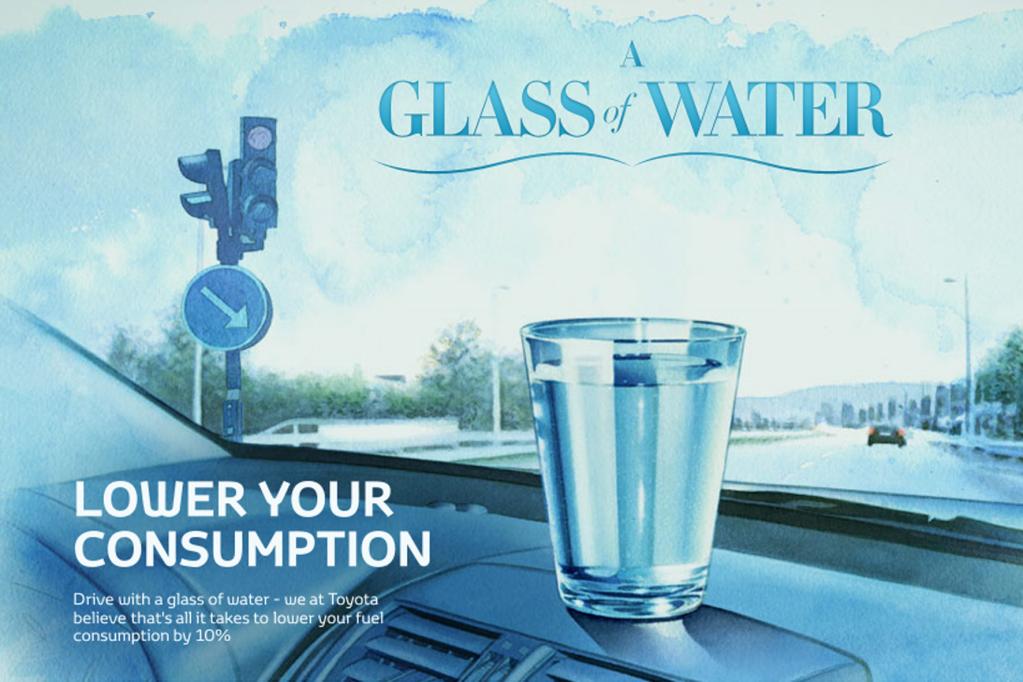 Randvolles Wasserglas hilft Sprit sparen 