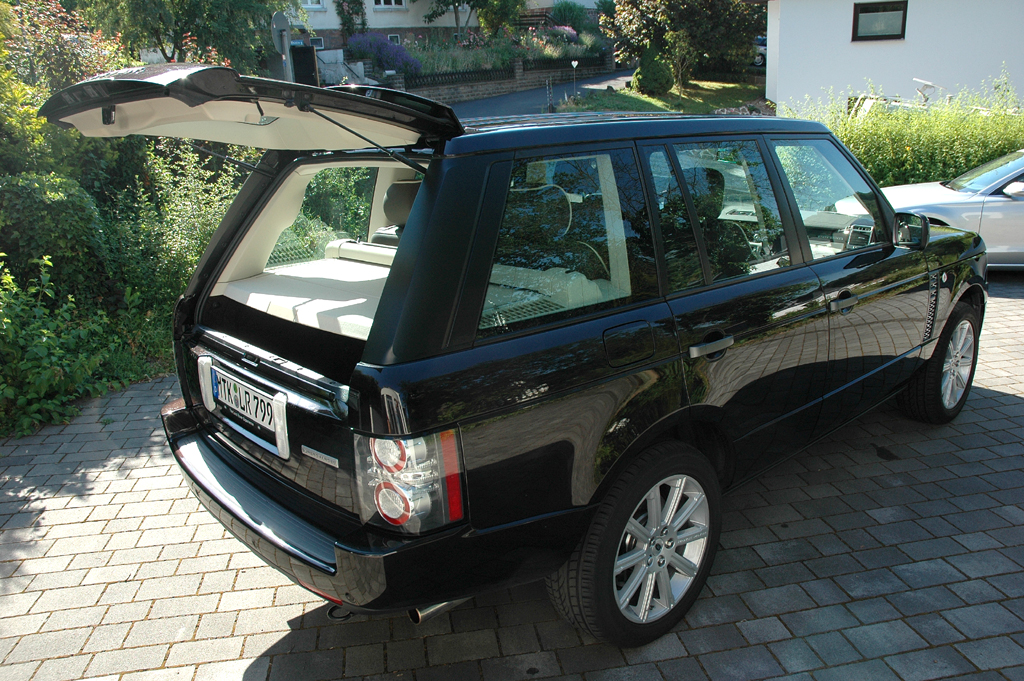 Range Rover Supercharged: Die Heckklappe ist zweigeteilt. 