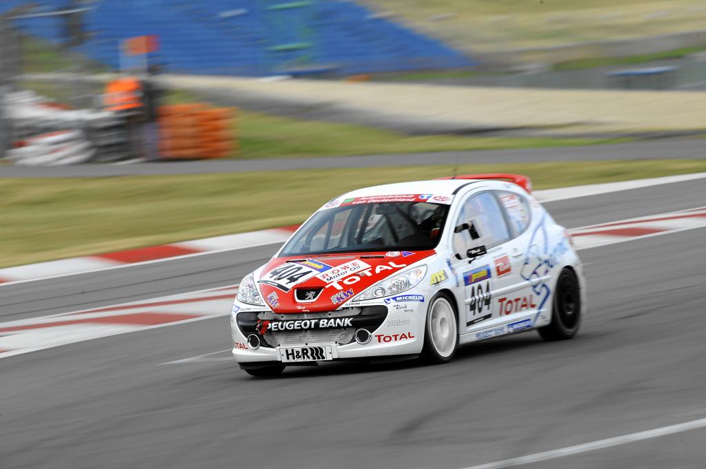 Rink derzeit Dritter der VLN Junior-Trophäe