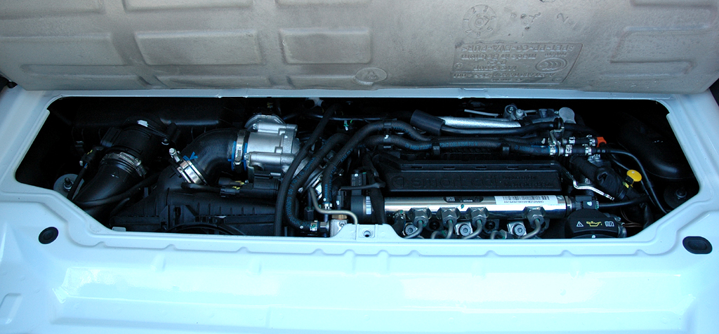 Smart Fortwo: Blick auf den kleinen Dreizylinder-Turbodiesel im Heck. 