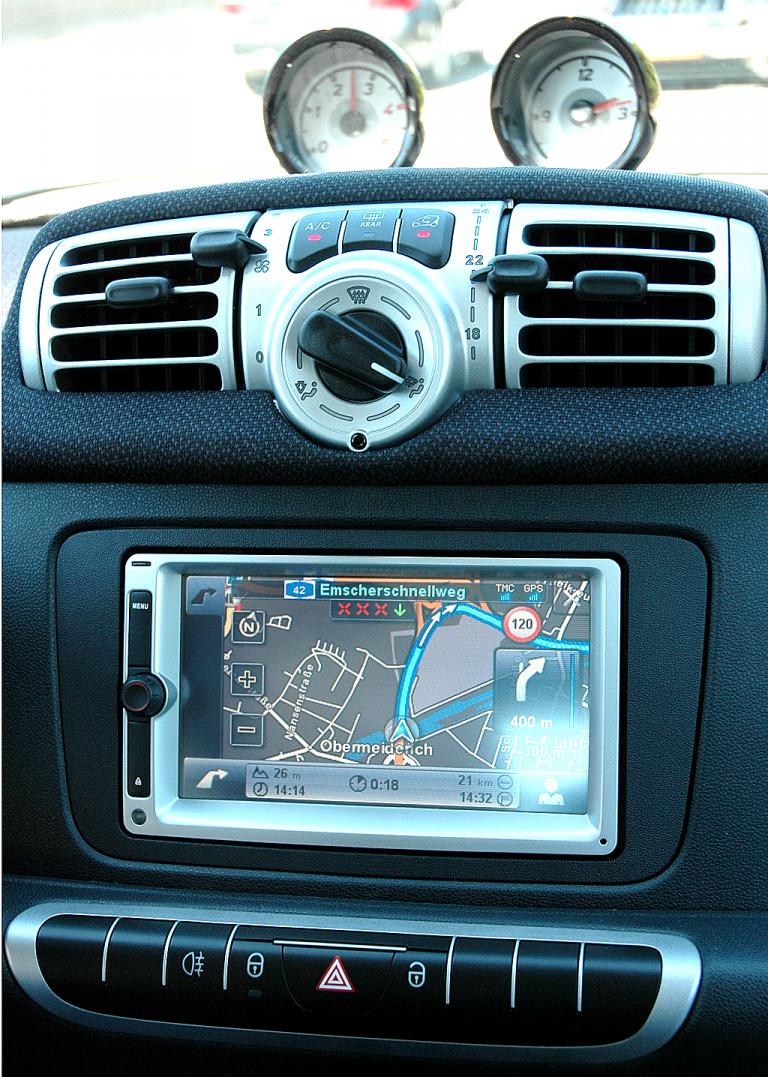 Smart Fortwo: Blick auf den mittleren Armaturenträger. 