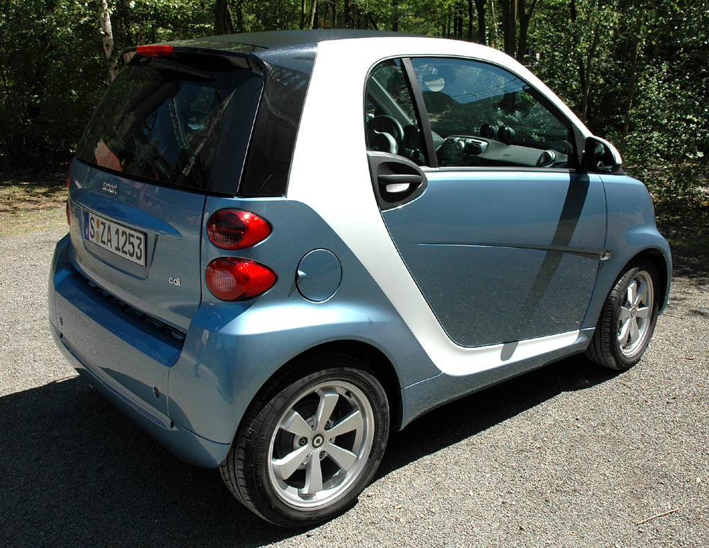 Smart Fortwo: Heck-/Seitenansicht. 