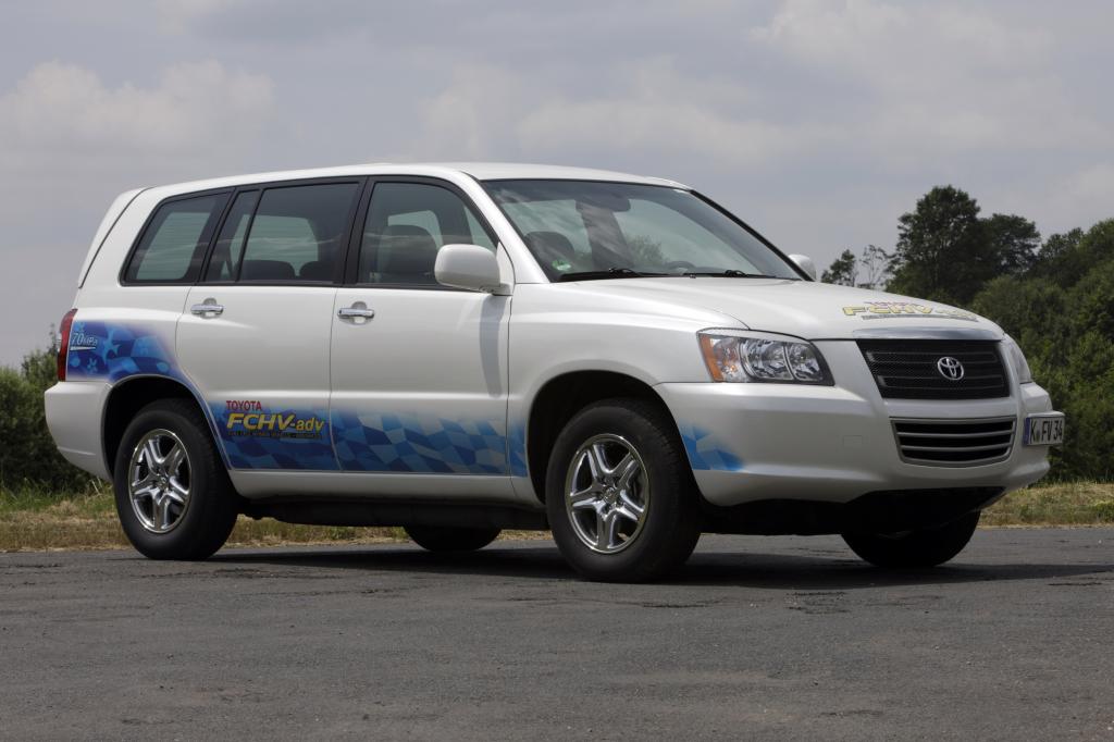 Toyota FCHV-adv.