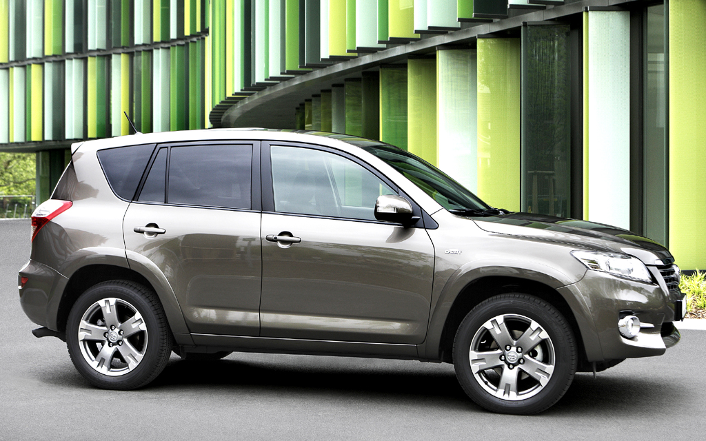 Toyota RAV4: Seitenansicht Beifahrerseite.
