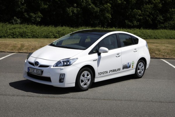 Toyota stellt Prius Hybrid-Shuttle auf der CPD Düsseldorf