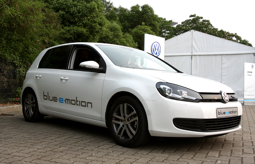 VW-Elektromobilität: Der Golf-Stromer soll 2013 auf den Markt kommen. 